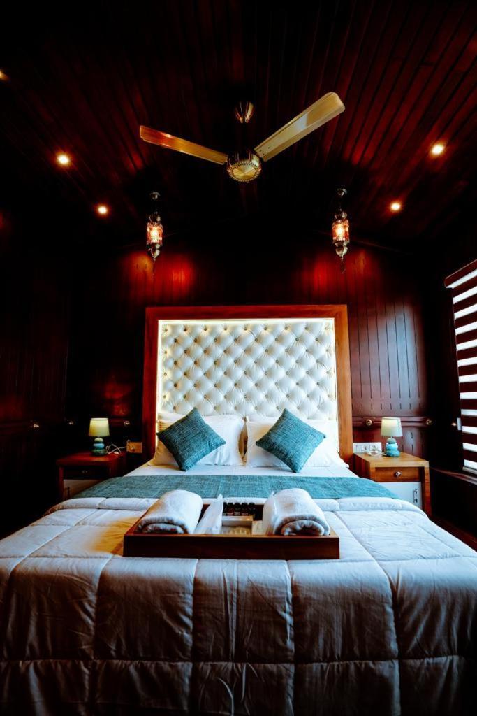 Why Not Houseboat Hotel Alappuzha Ngoại thất bức ảnh