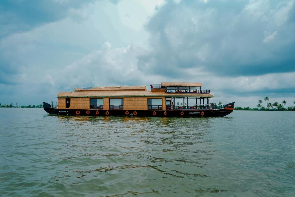 Why Not Houseboat Hotel Alappuzha Ngoại thất bức ảnh