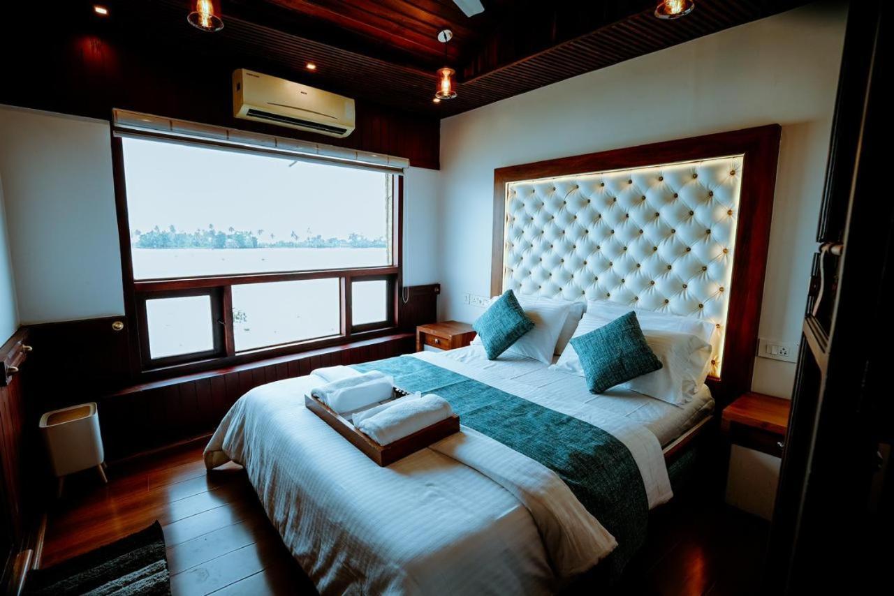 Why Not Houseboat Hotel Alappuzha Ngoại thất bức ảnh
