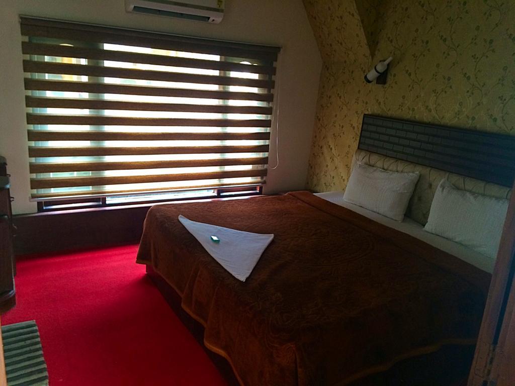 Why Not Houseboat Hotel Alappuzha Ngoại thất bức ảnh
