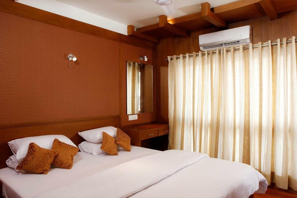 Why Not Houseboat Hotel Alappuzha Ngoại thất bức ảnh